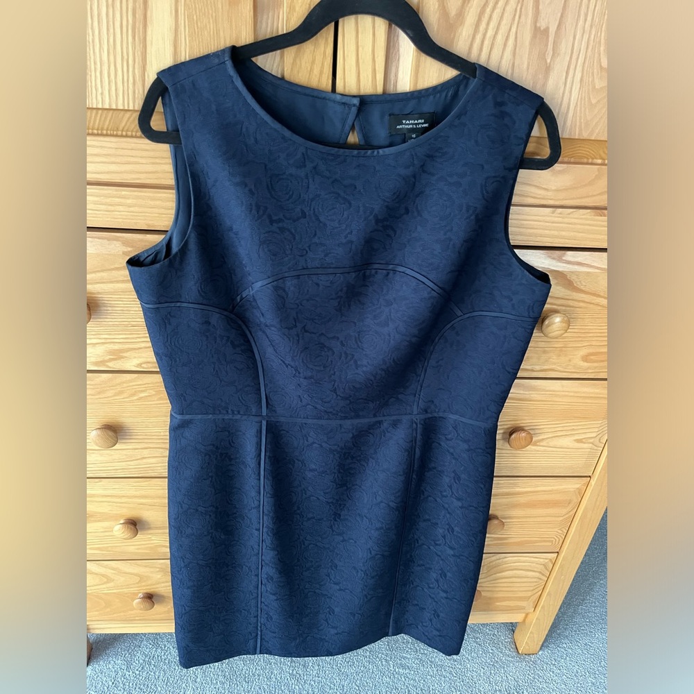 Tahari Arthur S Levine rich navy brocade sleeveless dress 16
